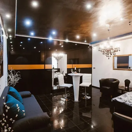 Apartment Time *